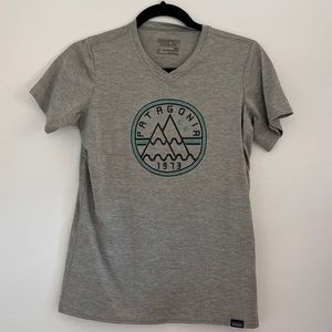 Patagonia Gray Capilene Baselayer Short Sleeve Shirt, Small